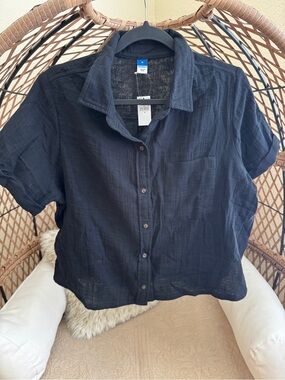 Old Navy Cropped Gauze Short Sleeve Button Down Medium NWT